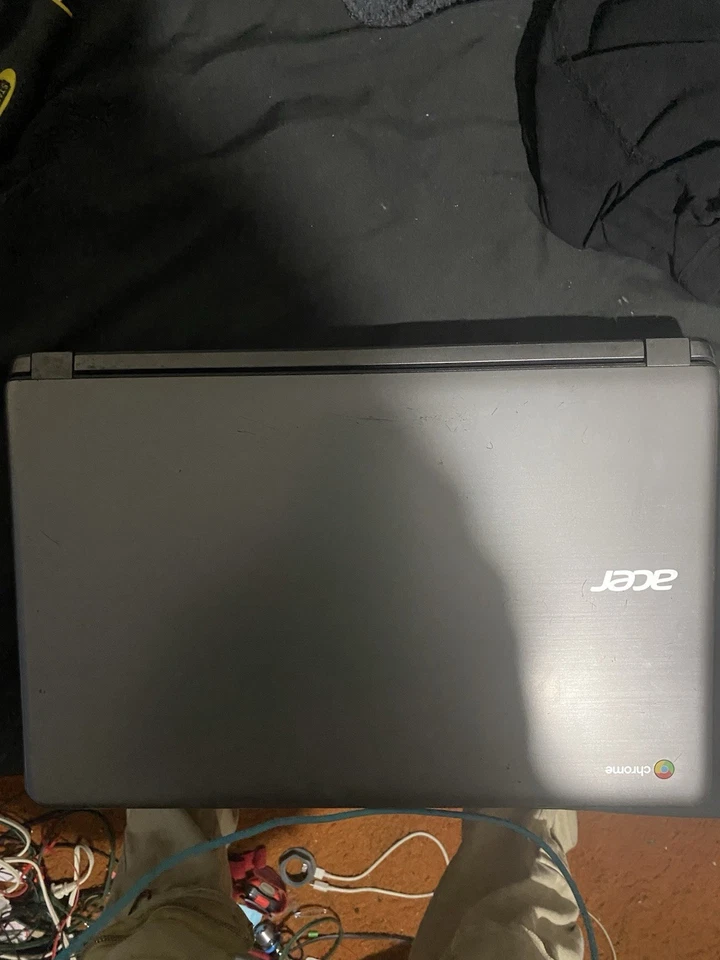 PORTATIL DOMÉSTICO COMPAQ PRESARIO F700 WINDOWS 7 sin probar sin cable de alimentación Foto 2 de 3