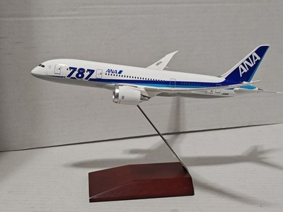 1:200 Lysia Marcomm/Aero Le Plane B787-8 ANA We Fly 1st 787 wood stand