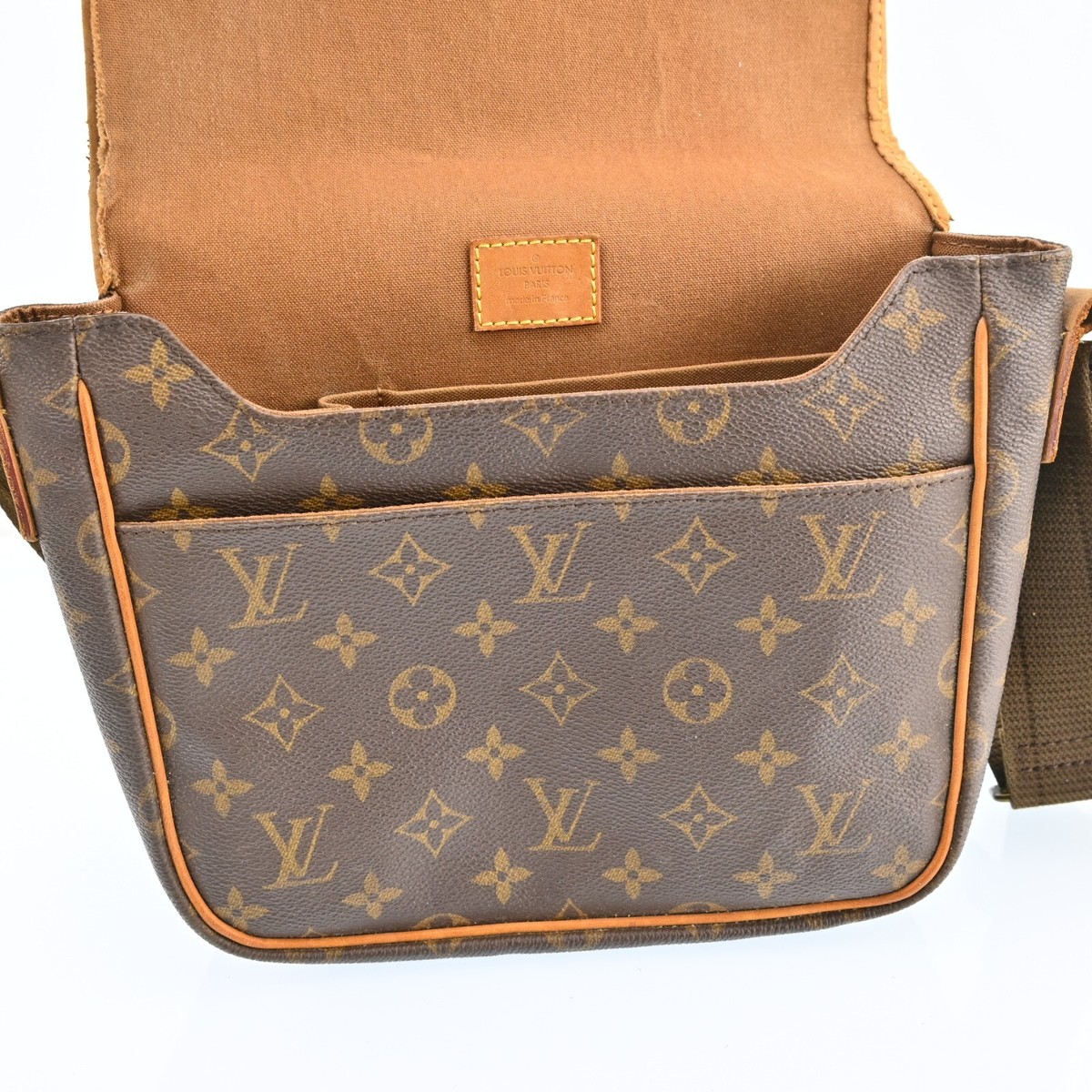 LOUIS VUITTON Monogram Messenger Bosphore PM Shoulder Bag LOUIS VUITTON Monogram Messenger Bosphore PM Shoulder Bag