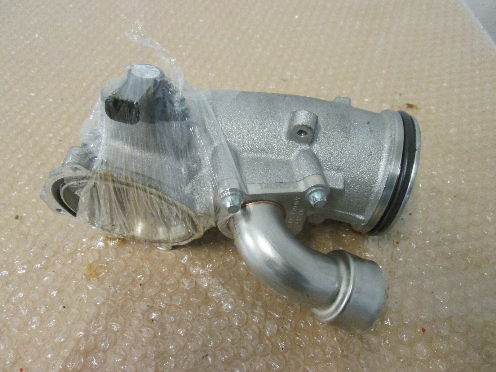 Mercedes-Benz OM629 Ladeluftleitung A6290983707 Teil A6290981407  