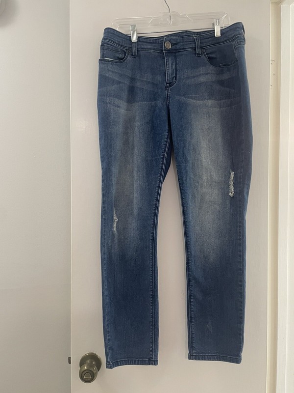 The Limited  Ladies Skinny Leg Jeans. Stretchy and Comfortable. Size 14