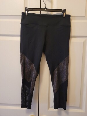 Women Fabletics Black Bronze Mid-Rise Mesh Powerhold Capri Leggings Size S