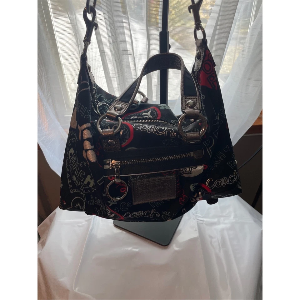 Bolso de Hombro Hobo Coach Poppy Estampado Graffiti Negro Rojo Multi Acentos Metálicos Foto 2 de 4