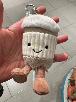  ジェリーキャット COFFEE TO GO BAG ぬいぐるみ Jellycat Amuseables Coffee To Go Bag Charm Plush Keychain - NWT w