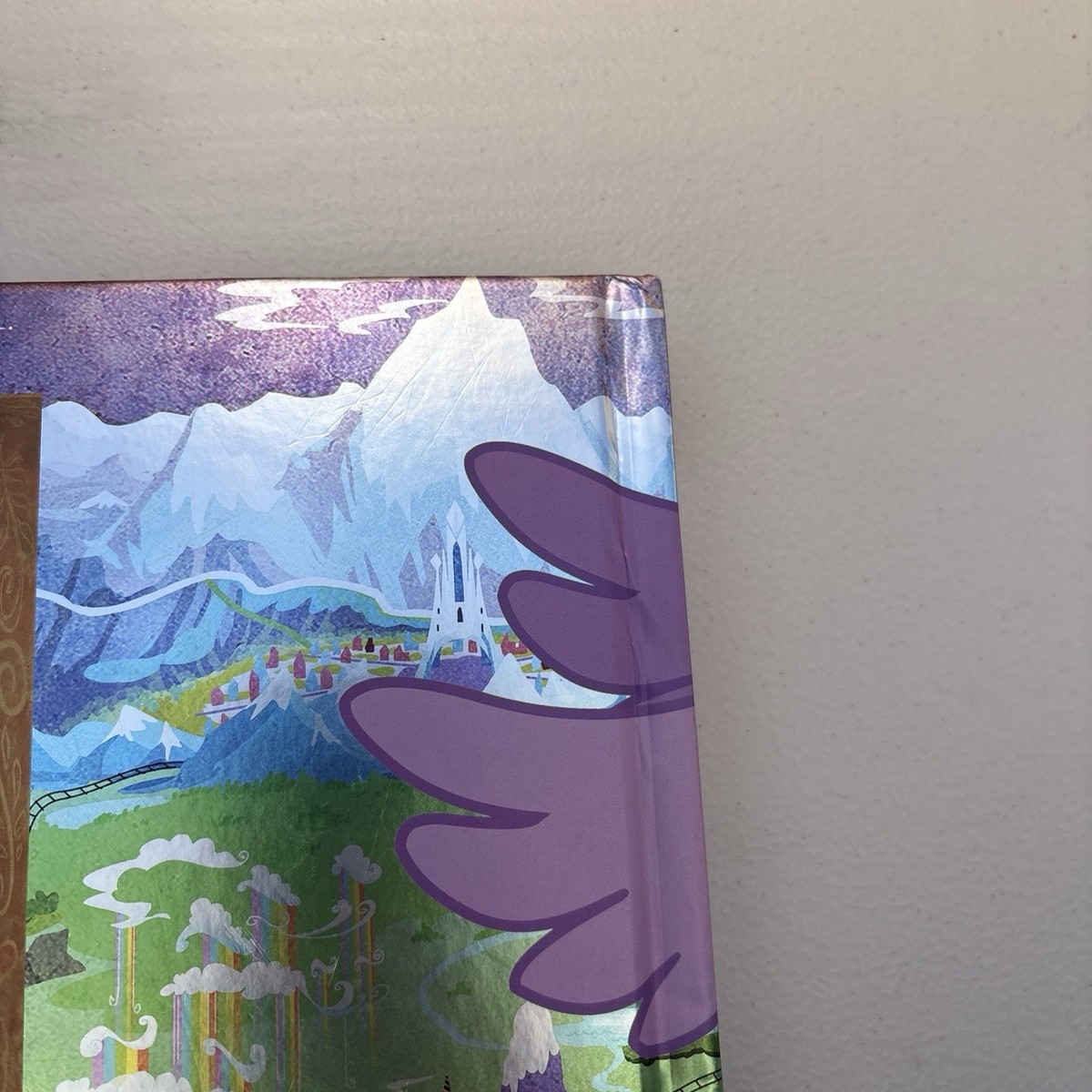 My Little Pony : The Art of Equestria by Inc. Hasbro and Mary Jane