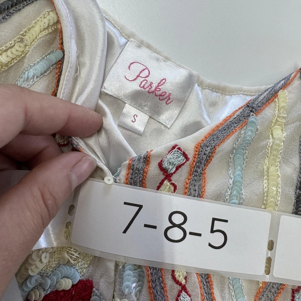 Romper Parker Feminino Pequeno Marfim Seda Frisada Lantejoulas Bordado Geométrico Decote V - Imagem 3 de 4