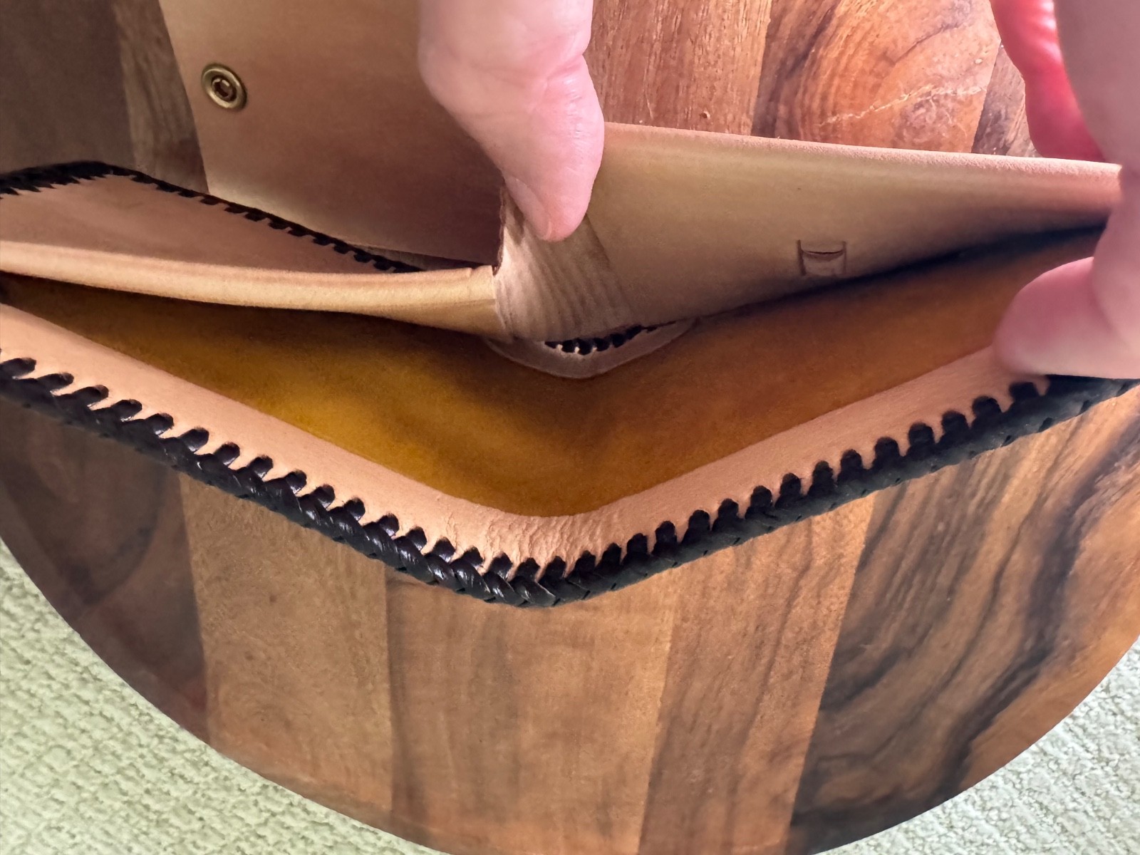 Pizza Hut Taco Hut vintage men’s wallet billfold Americana fast food advertising