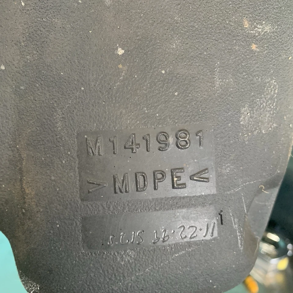 John Deere LTR166 Too Belt Cover M141981 42” Mower Deck Assembly AM130321 - Image 3 of 4