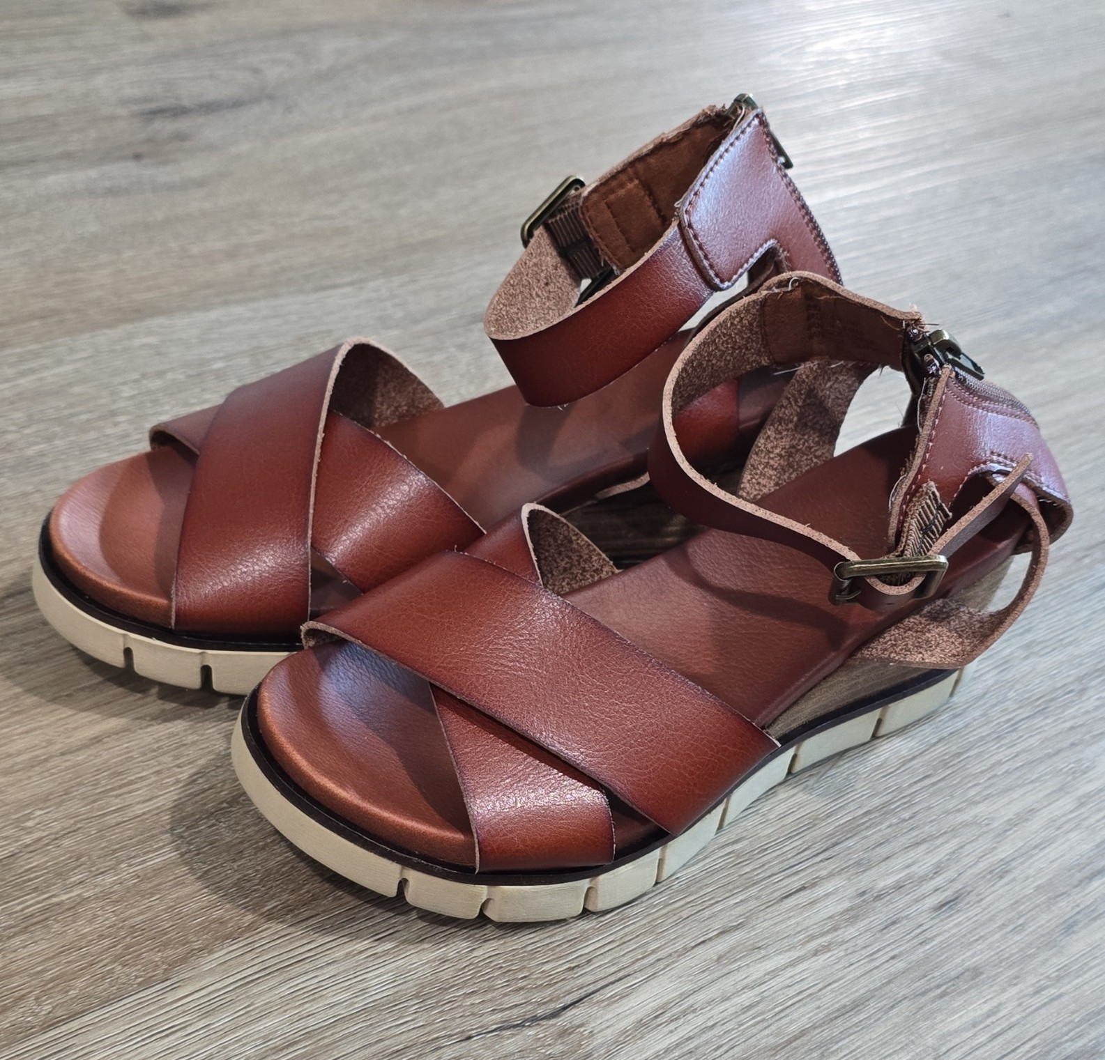 MIA Women’s Brown Strappy Wedge Sandals Back Zip Buckle Faux Leather 7