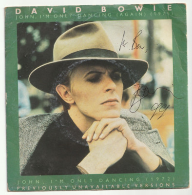 David Bowie handsigniertes Vinyl 7'' John I'm Only Dancing gewidmet ''For Ben'' 1999