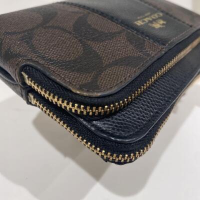 バッグ COACH Accessory Pouch Signature Leather COACH® Outlet | Essential Cosmetic Pouch