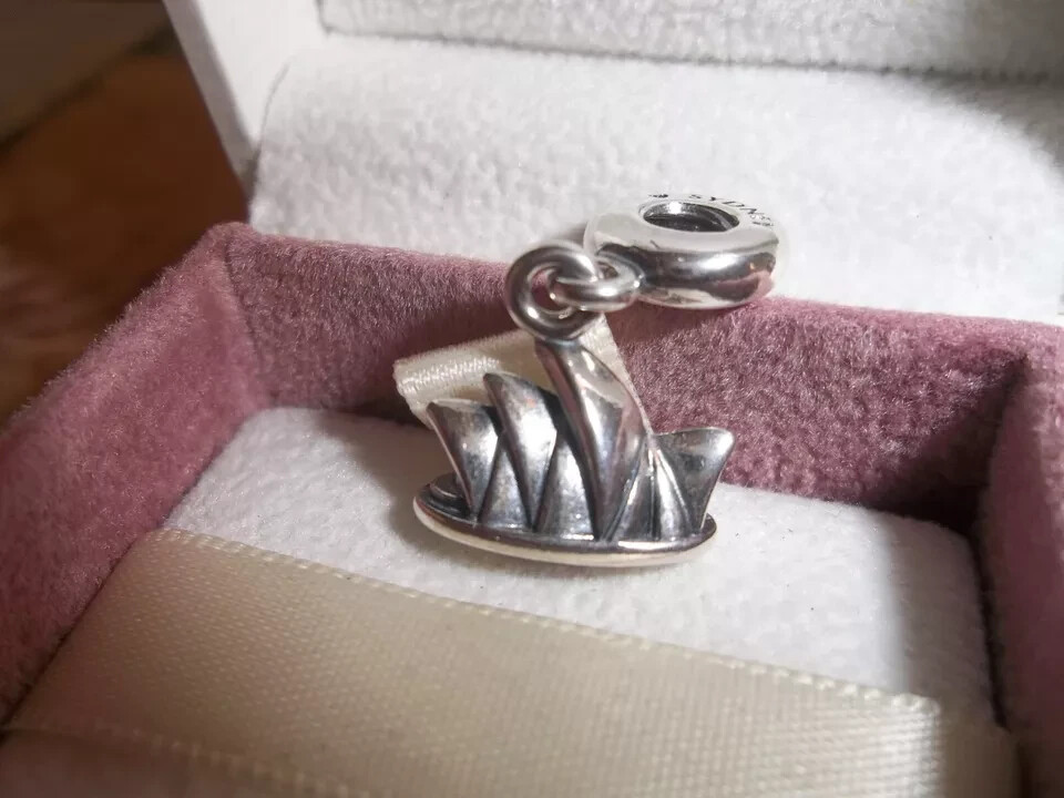 Genuine Pandora Australia SYDNEY OPERA HOUSE Silver Pendant Charm