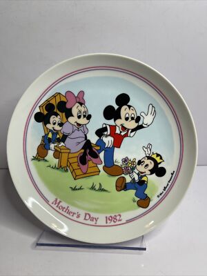 Walt Disney's 1982 Mother's Day 7 1/2” Plate - Schmid Brothers