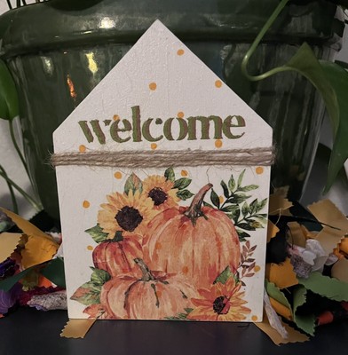 WELCOME Sign, House Shape, Pumpkins, Autumn, Fall, Handmade, 7  x 5 , OOAK