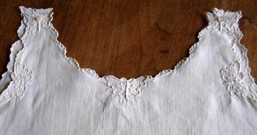 Chemise femme en pur fil de lin ancien blanc brodé main feston/papillon/Isabelle - Zdjęcie 17 z 21