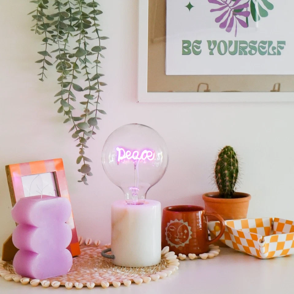 Neon Text Bulb | Vinyl Record | Love You | Peace - Image 3 of 4