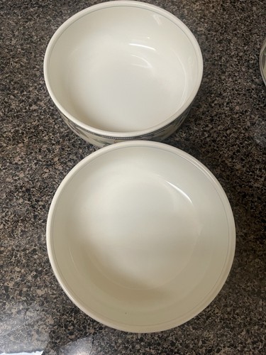 Mikasa Intaglio Garden Harvest Vegetable Cereal/Soup Bowls 8-3/8" Set of 4 - Picture 3 of 4