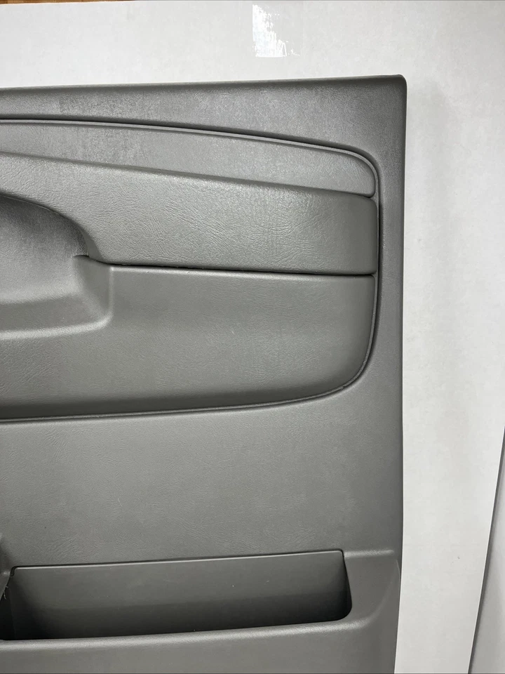Painel interno de acabamento de porta dianteiro direito Chevy Express GMC Savana 2003-2015 cinza - Imagem 4 de 4