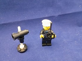 LEGO CITY: Police Car (7236) Used 100% complete w/instructions.  W/ Original box