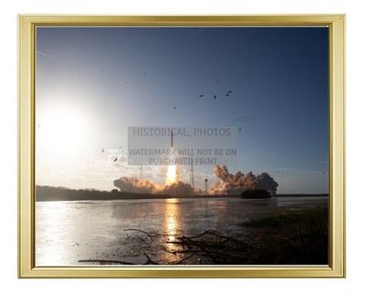 ARTEMIS II ROCKET LAUNCH KENNEDY SPACE CENTER BIRDS 2026 8X10 GOLD FRAMED PHOTO