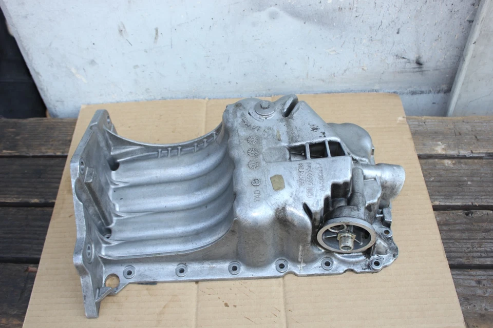 通用油盘 2011 - 2015 1.4 升 雪佛兰 Volt 凯迪拉克 ELR 55573108 — 第 2/4 张图片