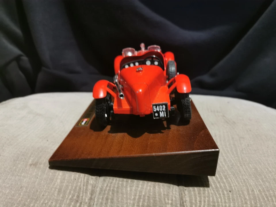 Burago 1 18 Alfa Romeo 8C 2300 M (1931) Expositor Madera Y Bugatti Tipo 59 (1934 Foto 3 de 4