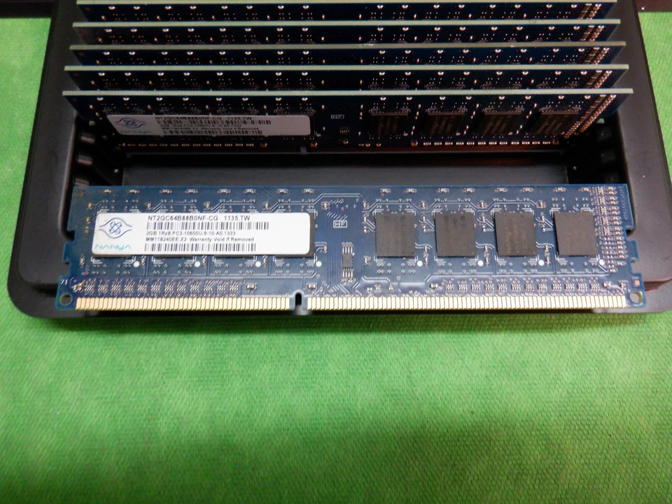 Nanya 2GB 1Rx8 PC3-10600U DDR3-1333MHz Escritorio Ram NT2GC64B88B0NF-CG LOTE DE 57 Foto 3 de 3