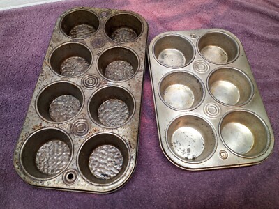 OLD Vintage MUFFIN TINS CUP CAKES