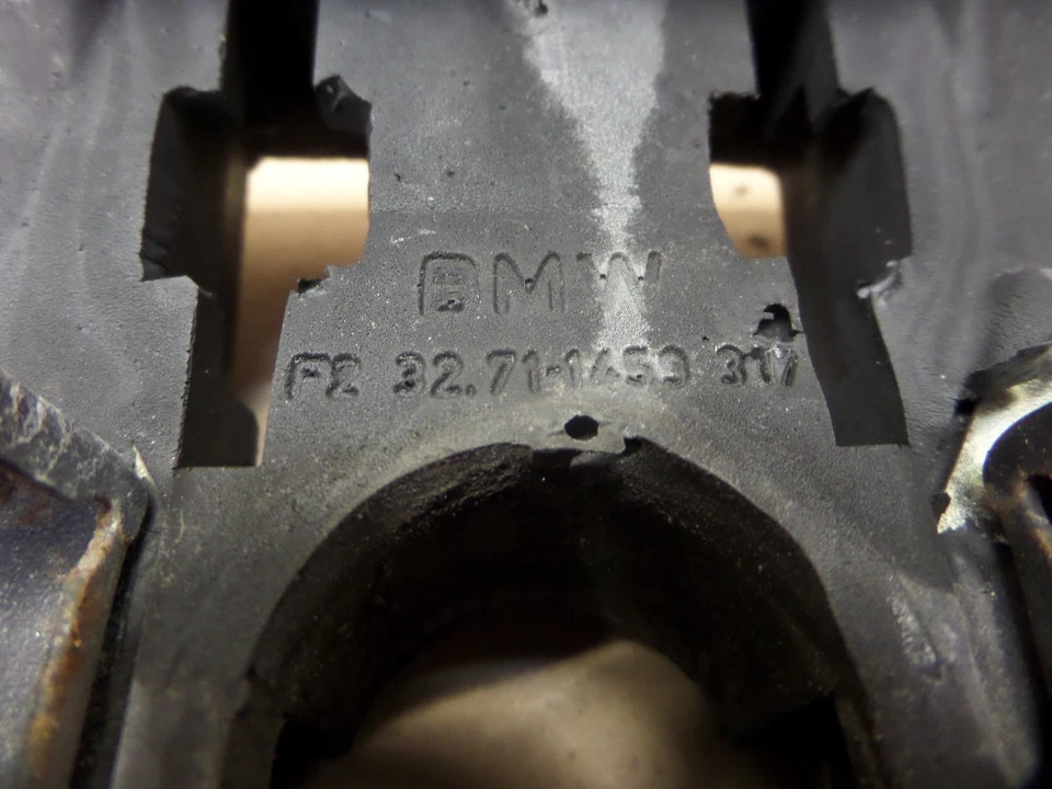 1988 BMW K75 T KEY HOLDER IGNITION LIGHT INDICATOR BRACKET MOUNT  — 第 4/4 张图片