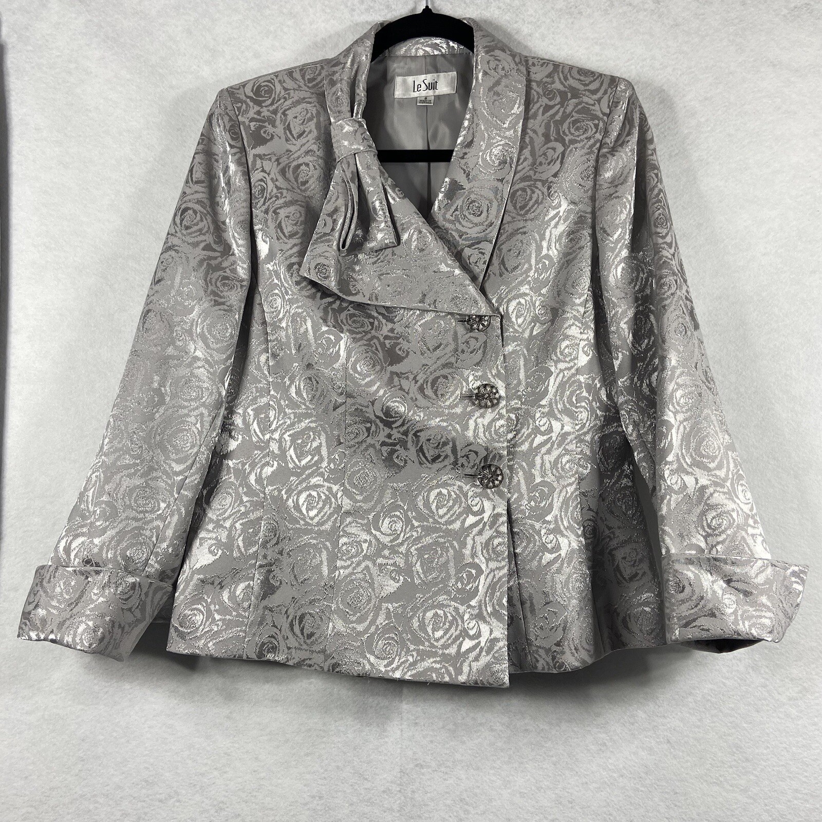 Le Suit 2PC Skirt Suit Women’s 8 Silver Double Breast Quilted Bow Shiny