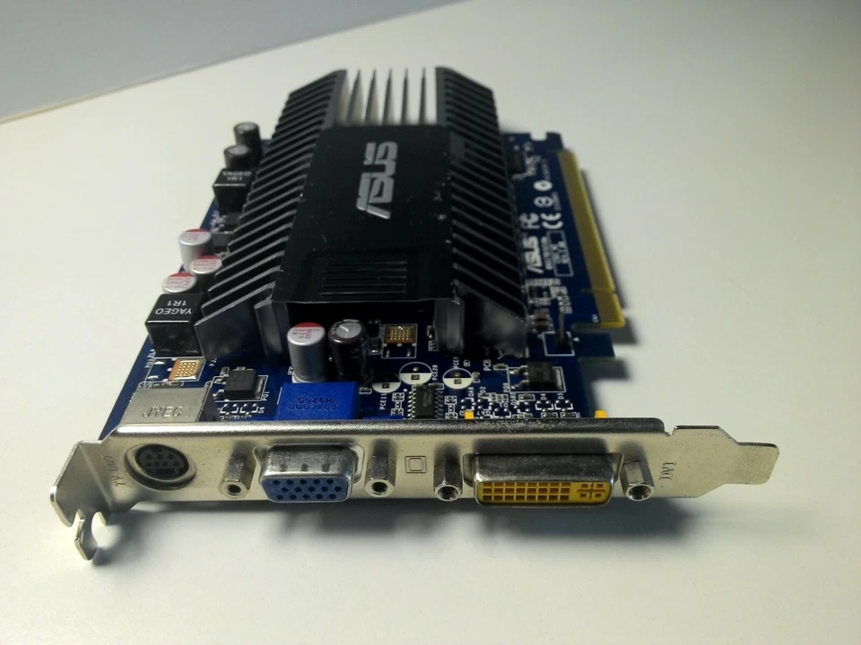 Nvidia GeForce 8400GS/512MB PRESA VIDEO VGA/DVI - Immagine 2 di 2