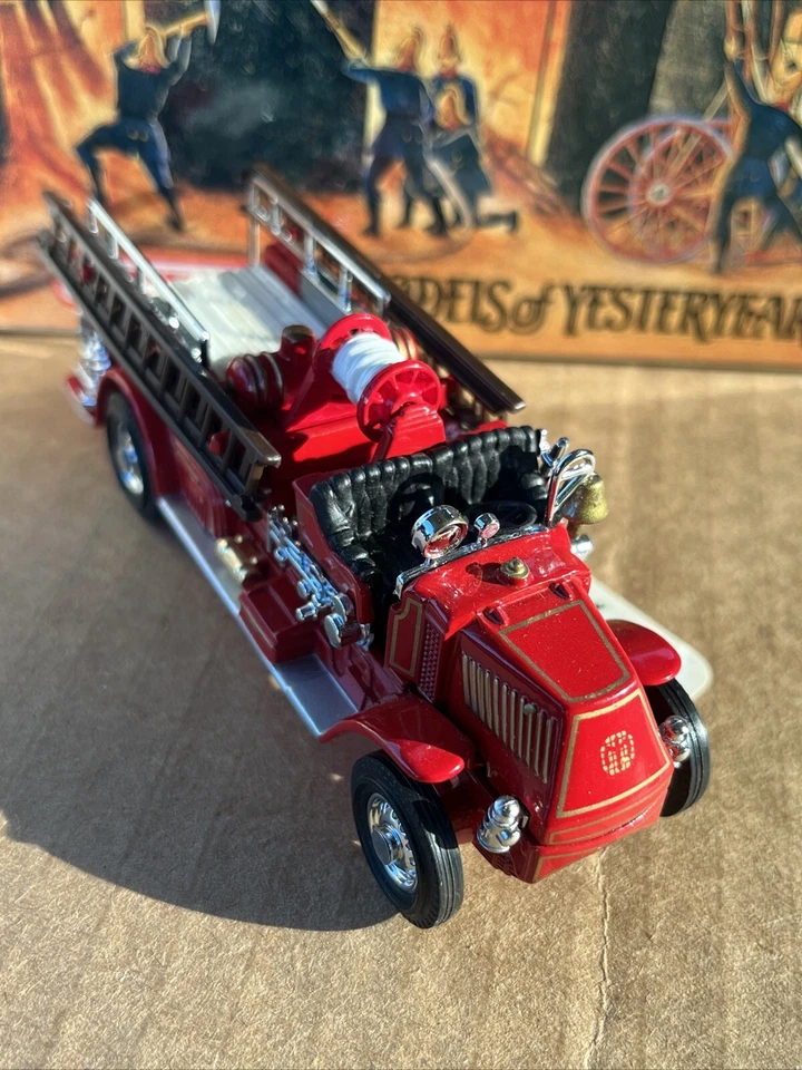 Matchbox YFE01 Die-Cast Models of Yesteryear 1920 Mack AC Fire Engine Truck New - Image 4 of 4