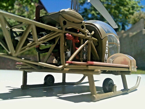 Corgi Bell H-13 Sioux US Army M.A.S.H Helicopter Korea 1951 Die-cast 1:48 Scale - Picture 4 of 12