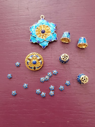 20 Piece Blue/Gold Color Floral Bead/Pendant Pack - Jewelry Making