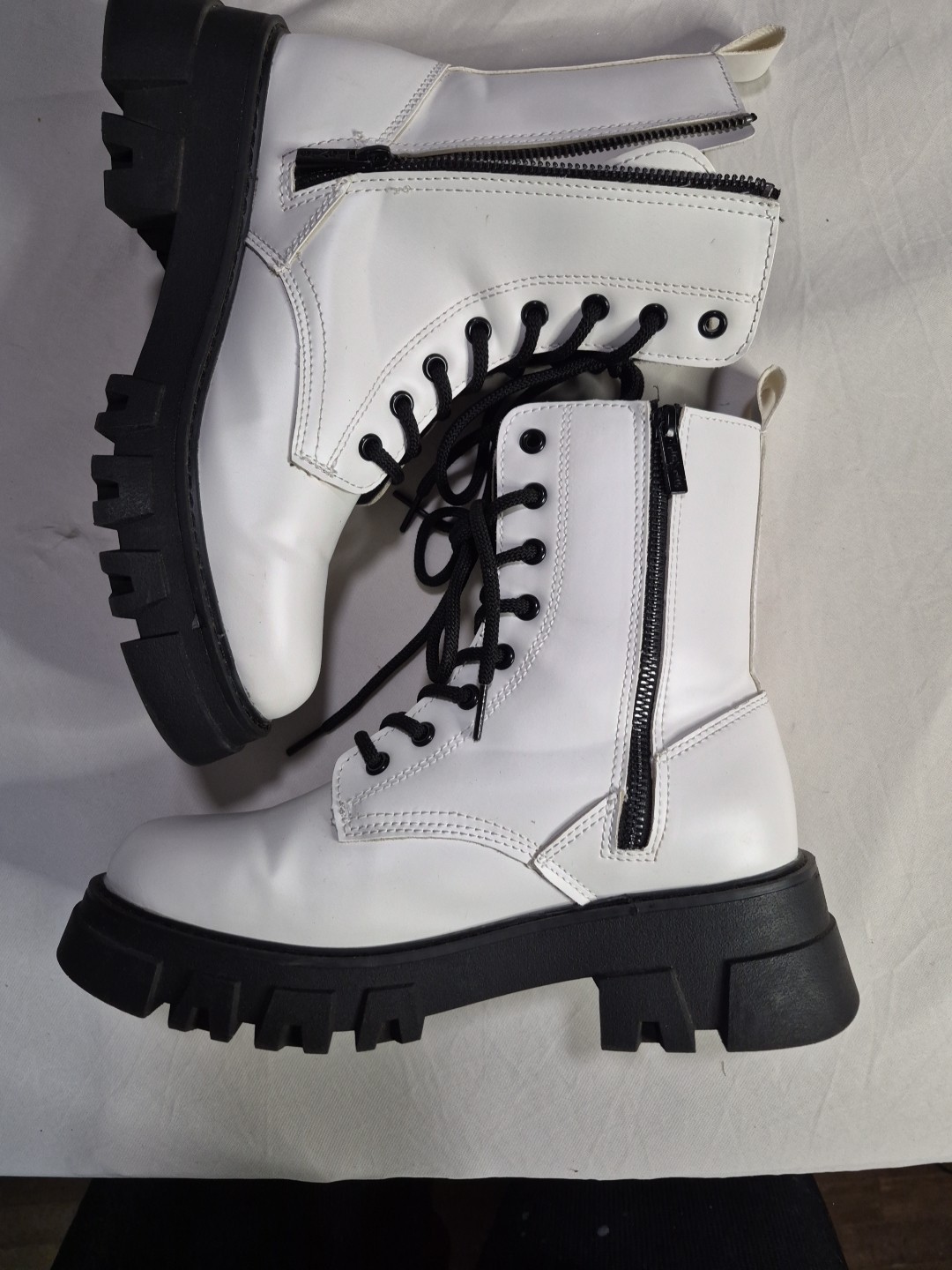 Levi's White Boots Combat Womens Laces Zipper Platform Black Sole 8.5