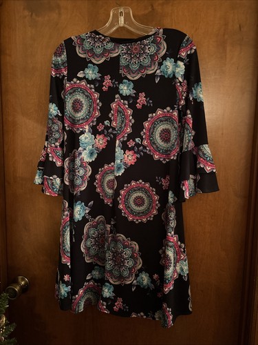 cliff Women’s dress Small/mandella design/flared bell sleeves/Round Neck/Pockets - Picture 6 of 6
