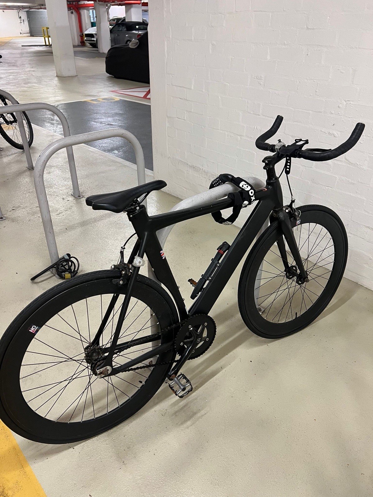 HOX Carbon Fixed Gear Bike w/ Deep Carbon Wheels