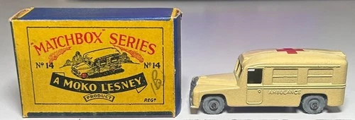 Matchbox Lesney #14  Daimler Ambulance With Box