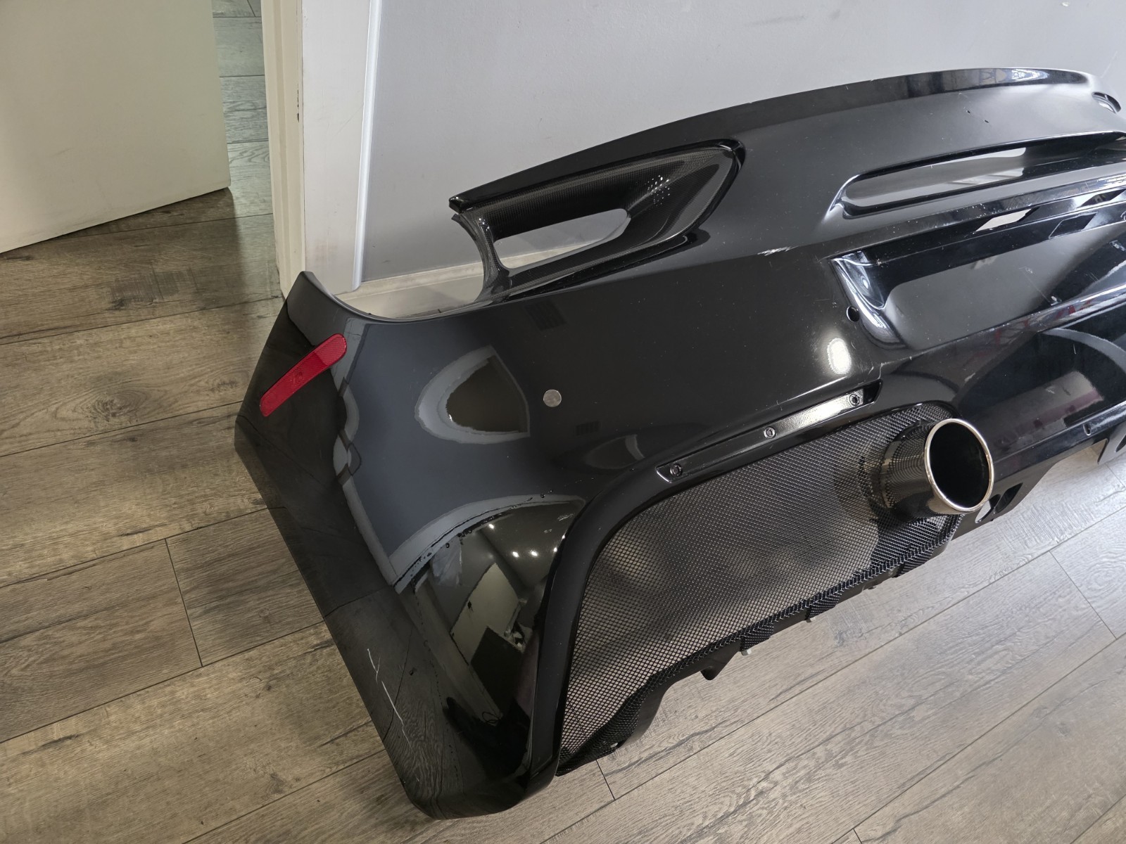 FERRARI 488 GTB REAR BUMPER COMPLETE OEM EXHAUST TIP GRILL LIGHT CARBON SURROUND