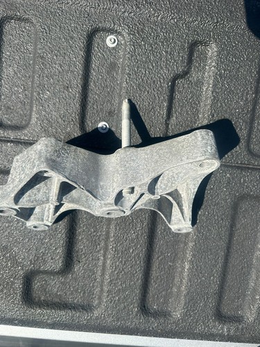 2020 - 2023 LINCOLN AVIATOR 3.0L RWD ENGINE UPPER MOUNT BRACKET OEM L1M37B152AB - Picture 3 of 4