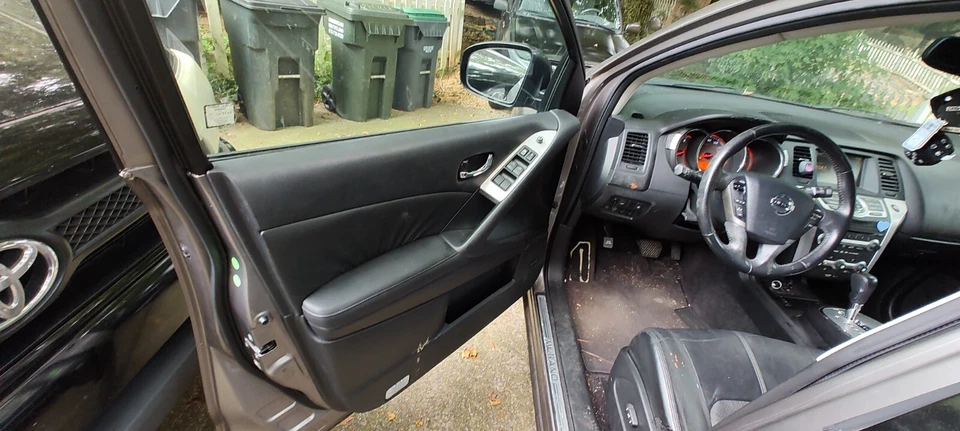 2009 09 Nissan Murano Front Door Assembly Right RH OEM Conventional Ignition - Image 2 of 2