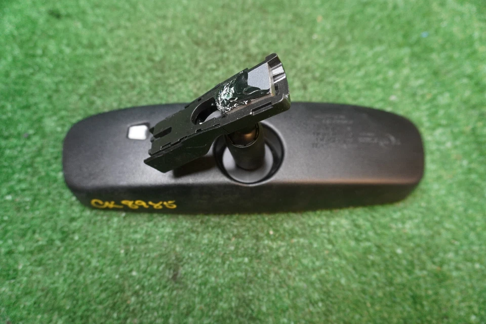 2015 HYUNDAI GENESIS Rear View Mirror OEM 4112AHFCHL4 - Image 4 of 4