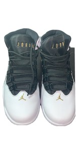 jordan max aura size 8