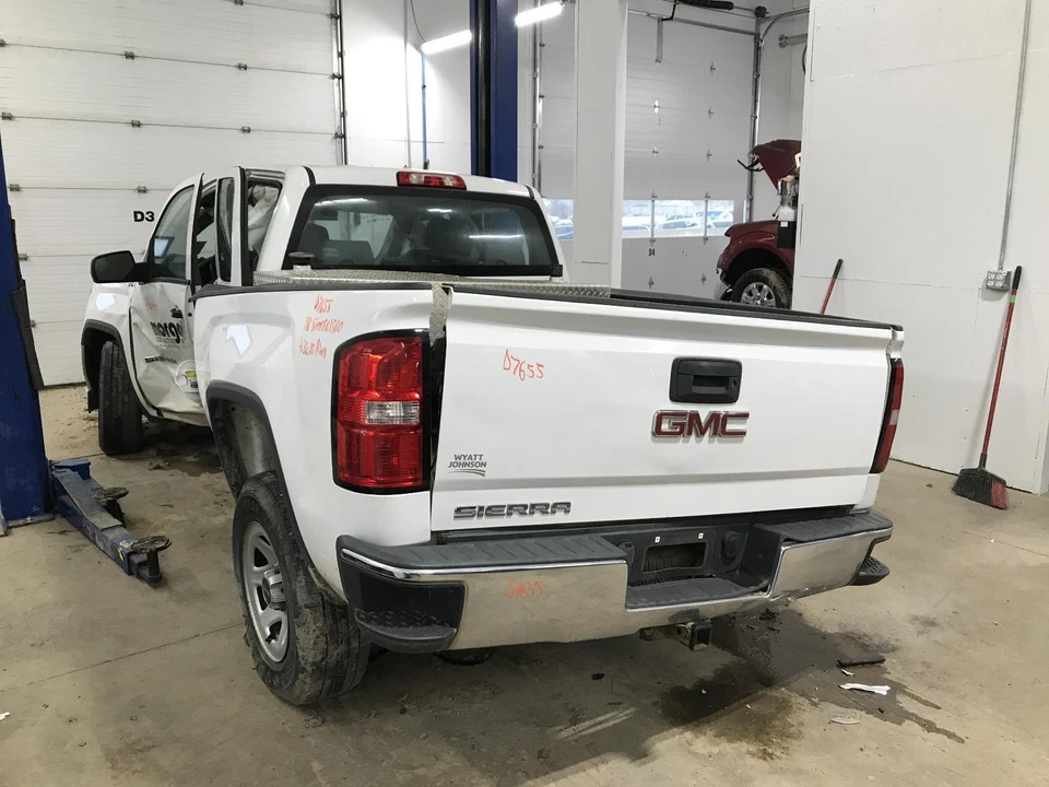 Used Fuse Box Engine fits: 2018 Gmc Sierra 1500 pickup ID 84071500 Grade A - Image 2 of 4