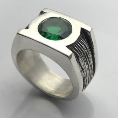 MJG STERLING SILVER GREEN LANTERN RING.10mm CZ. 28 GR. JUSTICE
