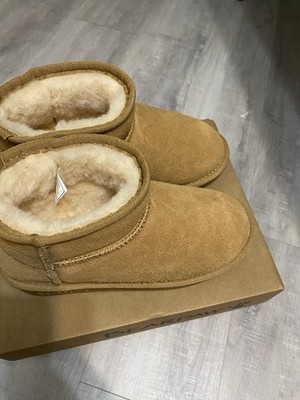 Bear Paw Girls Low Cut Brand New Boots Size 3
