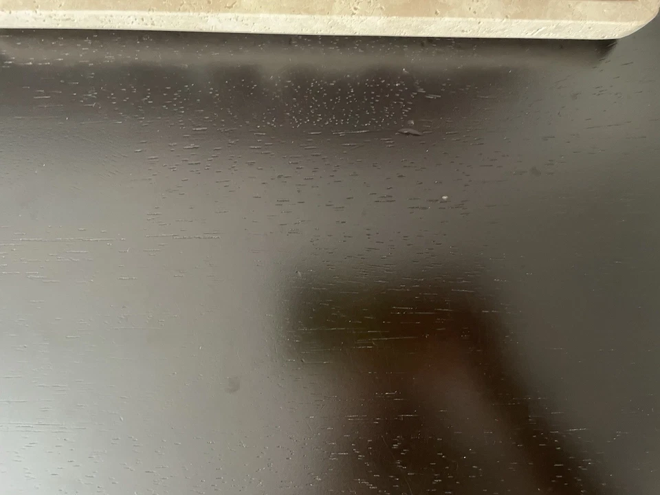 Cómoda de madera marrón con 6 cajones con asas doradas Foto 3 de 4