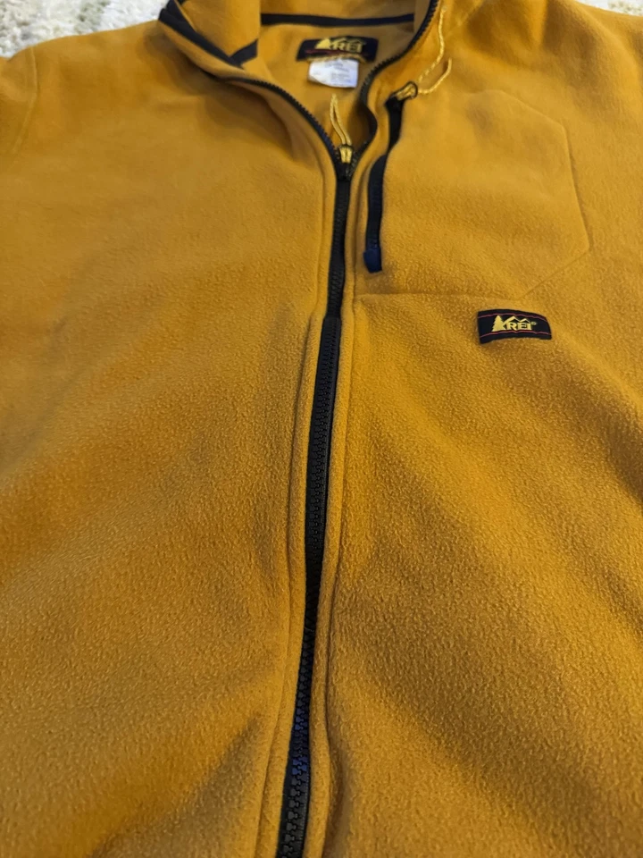 Chaqueta de Vellón REI Grande Marrón Mostaza Polartec Cremallera Completa Exterior Senderismo Abrigo Foto 4 de 4