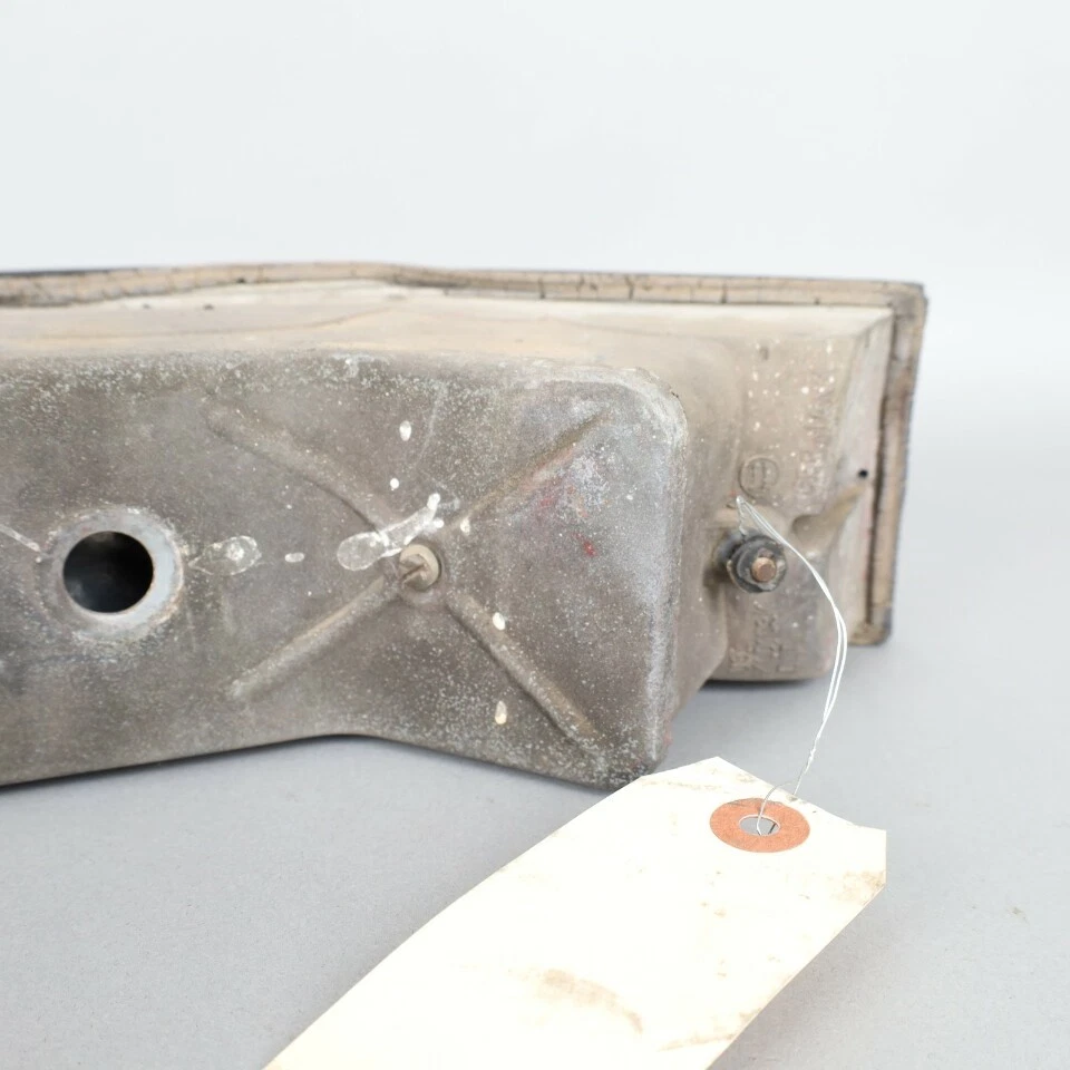 1970-1986 Porsche 911 Right Tail Light Housing 90163194200 OEM Used - Image 4 of 4