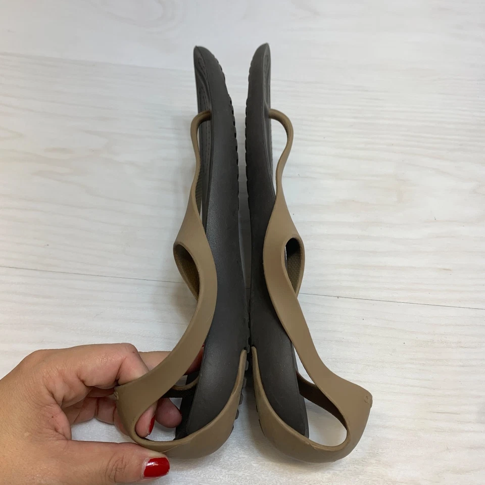 Crocs Sexi Sandalias Abatibles Para Mujer 10 Marrón Correa en T Tanga Zapatos Planos Cómodos Sin Cordones Foto 3 de 4